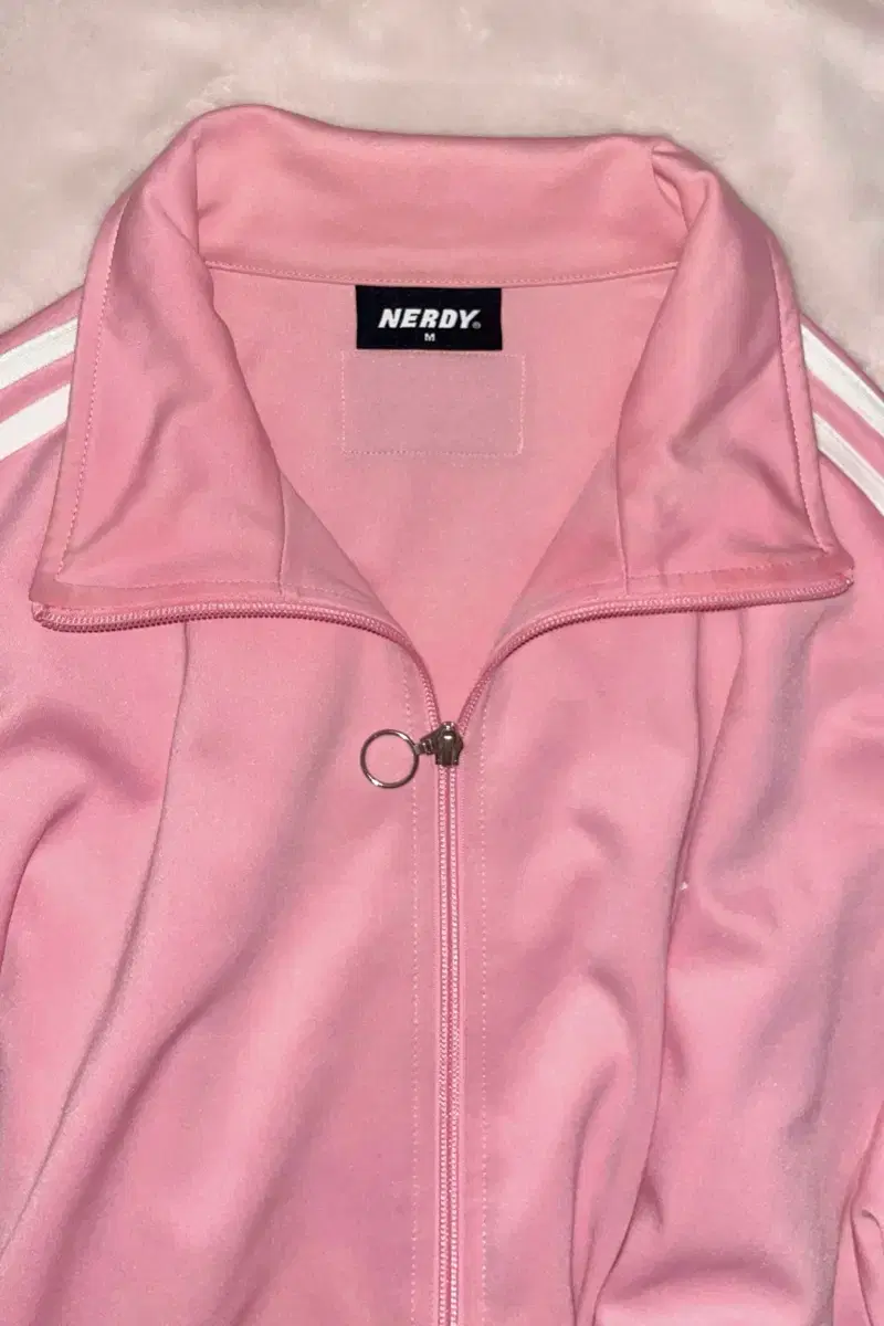 NERDY | 널디 Nerdy Glossy Track Top Silver #널디,#져지 on